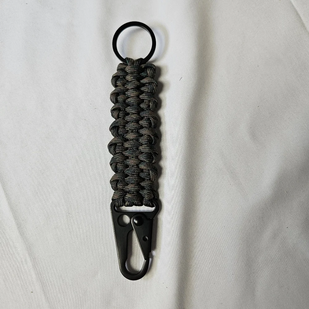 Camouflage 550 Paracord Keychain with‎ Black Clip New